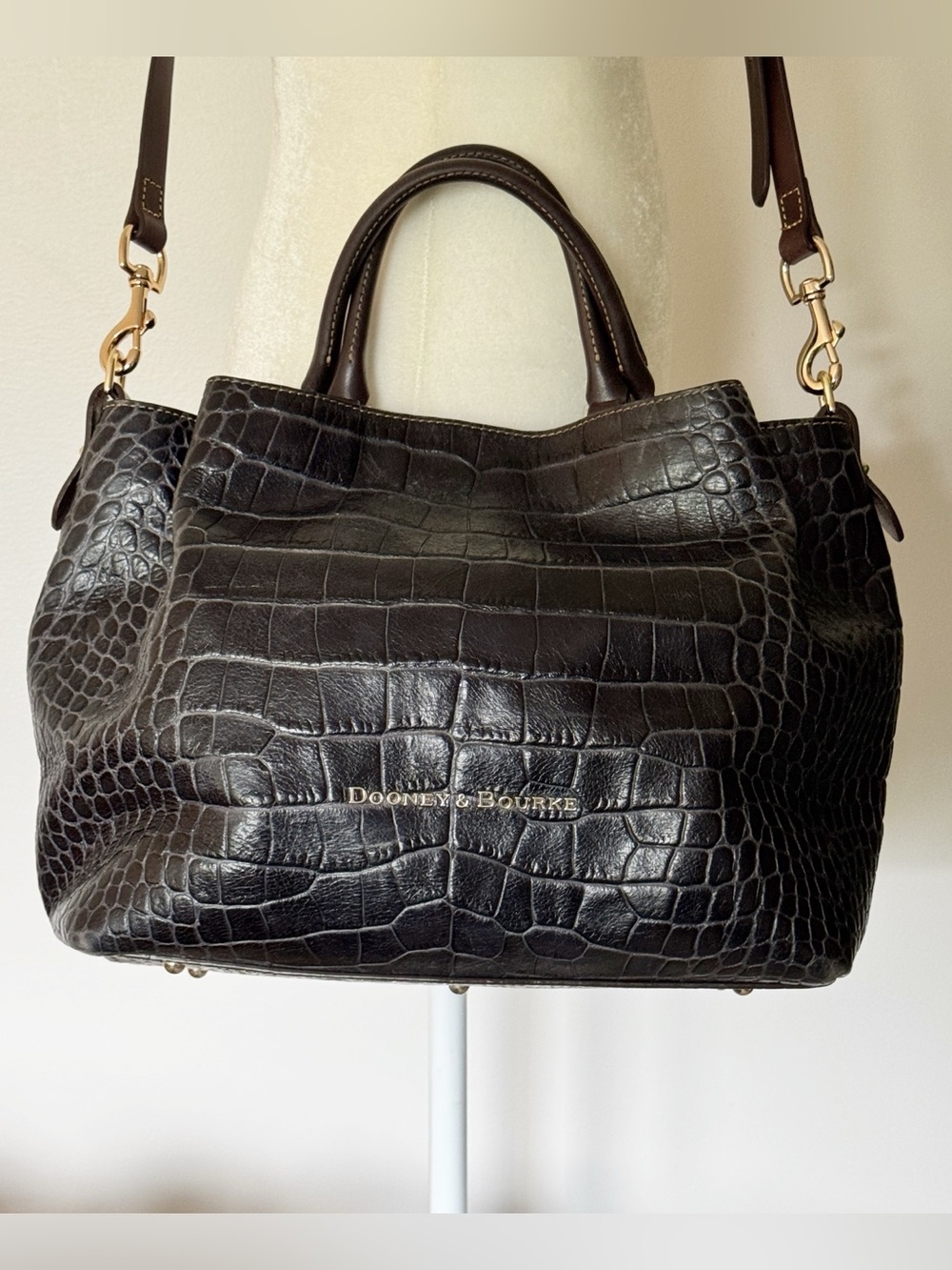 Dooney & Bourke Black Croco Embossed Leather Satchel Crossbody Purse Large